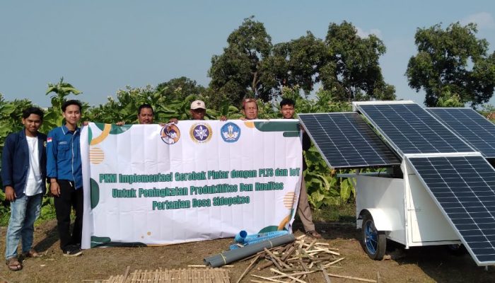 Dosen dan Mahasiswa UNUJA Melakukan Diseminasi Gerobak Pintar PLTS dan IoT untuk Pertanian di Desa Sidopekso