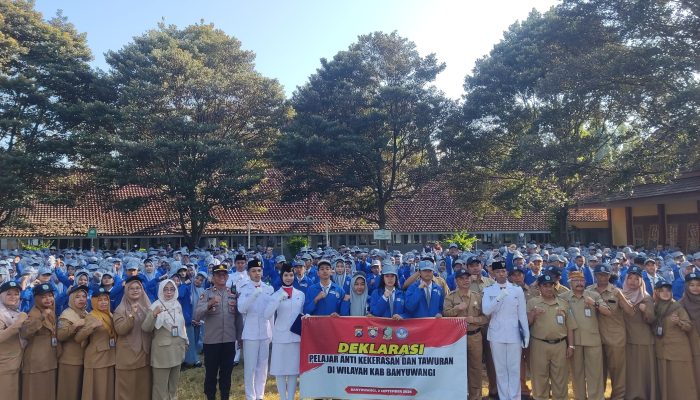 Polresta Banyuwangi Bersama Pelajar SMA/SMK Serentak Gelar Deklarasi Anti Kekerasan dan Tawuran