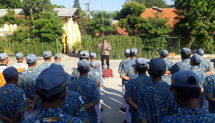 Satbinmas Polres Pasuruan Sosialisasi ke SMKN 1 Bangil: Hindari Tawuran dan Anarkisme