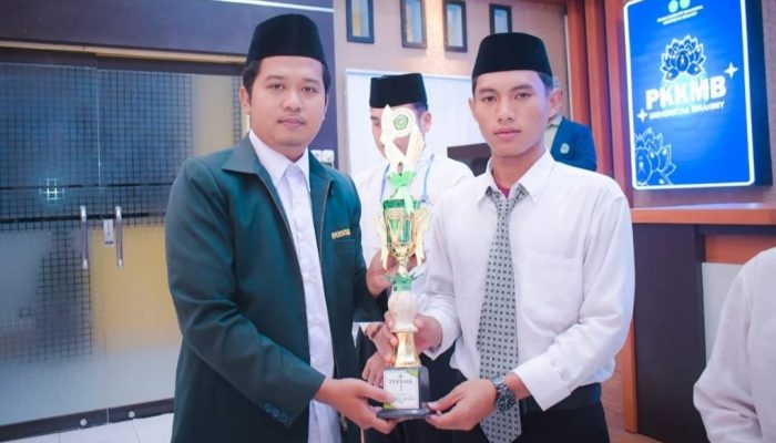 Ucapan Selamat Kepala Desa Pajennangger atas Prestasi Mahasiswa Baru Terbaik II di Situbondo, Jawa Timur
