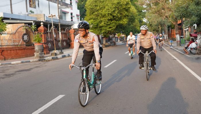 Semarakkan HUT Lalu Lintas Bhayangkara, Satlantas Mojokerto Kota Gowes Bareng Komunitas Minitrek