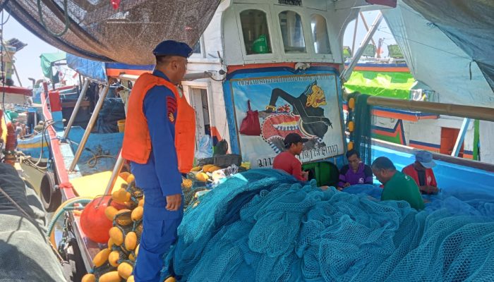 Satpolairud Polresta Banyuwangi Gelar Patroli Harkamtibmas Dikawasan Perairan Muncar