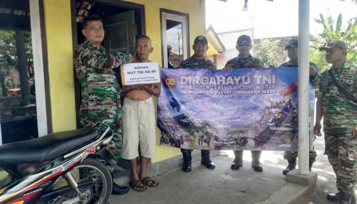 Memperingati HUT TNI Ke-80, Koramil 0825-11/Pesanggaran Gelar Bakti Sosial Bagikan Sembako