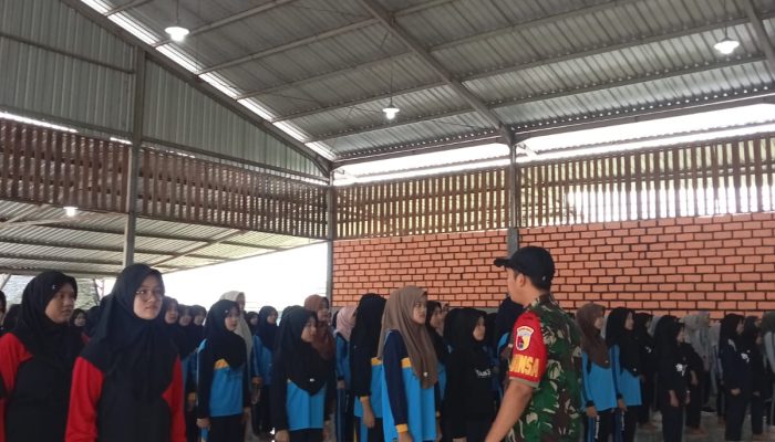 Babinsa Koramil 0825/07 Cluring Ikut Sukseskan LDKS Osis Unit Darussalam Blokagung Tegalsari
