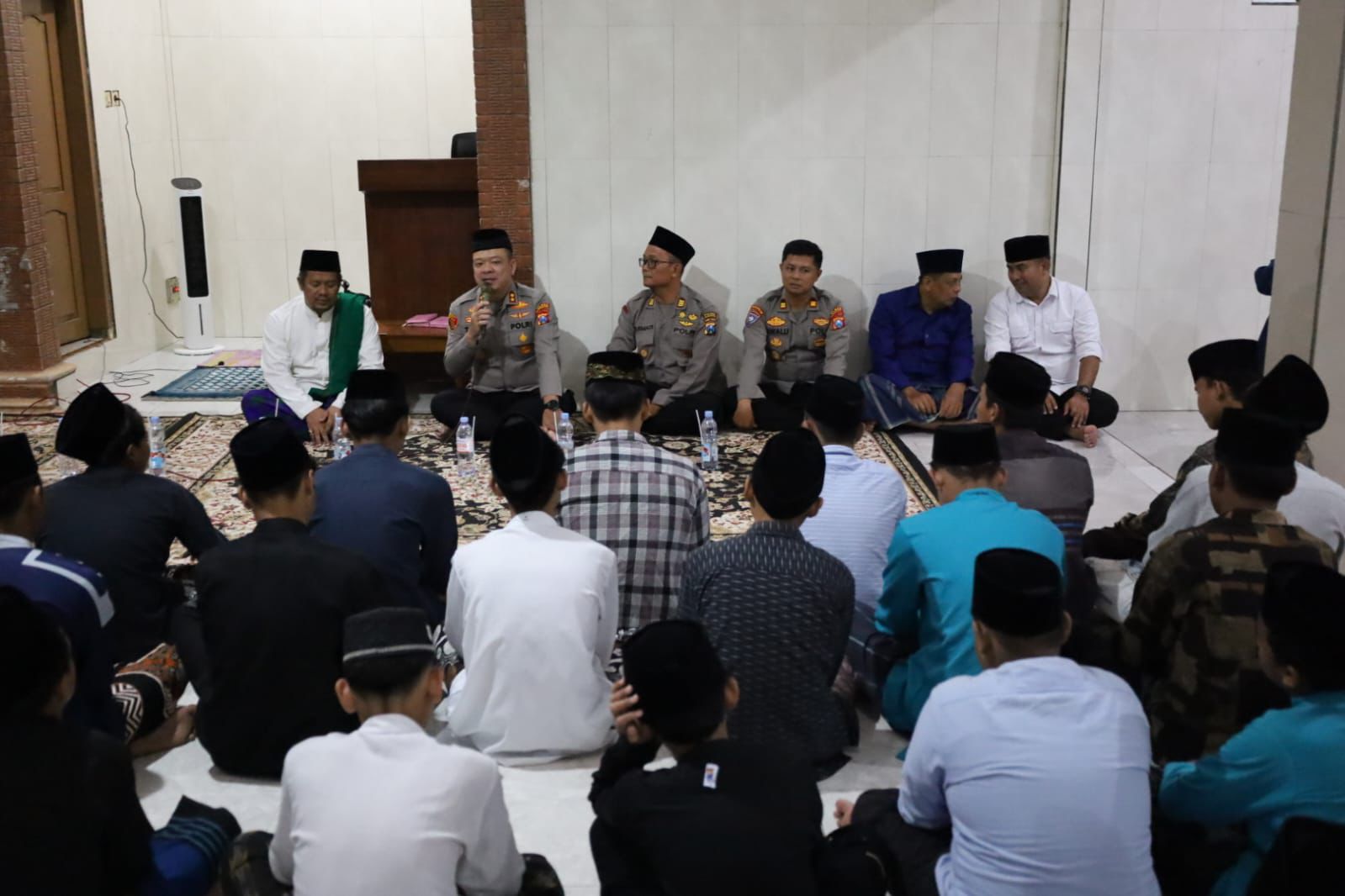 Peringati Hari Santri, Polres Tulungagung Salurkan Bantuan 15 ton Beras untuk 60 Pondok Pesantren 1 IMG 20251026 WA0286