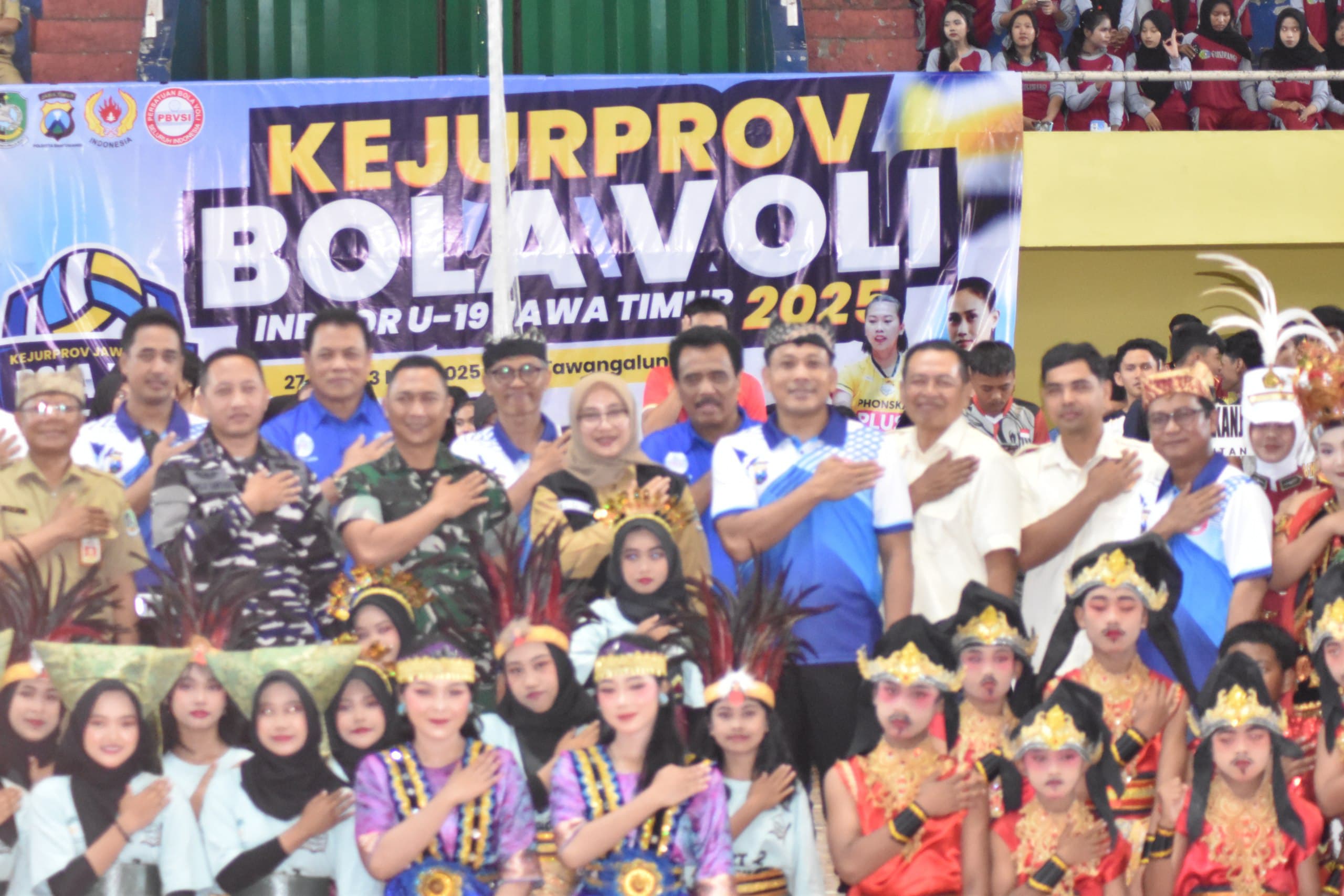 Dandim Banyuwangi Dukung Penuh Kejurprov Bola Voli Jatim U-19, Kobarkan Semangat Sportivitas dan Persaudaraan Atlet Muda 1 IMG 20251027 WA0028