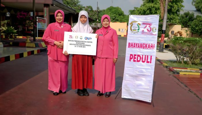 Semangat Sumpah Pemuda, SPN Polda Jatim dan Bhayangkari Beri Apresiasi Pelajar Berprestasi