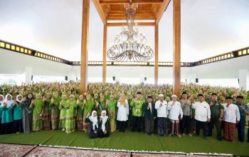 Kasdim 0825/Banyuwangi Tekankan Soliditas Dan Semangat Pengabdian Dalam Pelantikan Muslimat NU Banyuwangi 3 IMG 20251029 WA0036