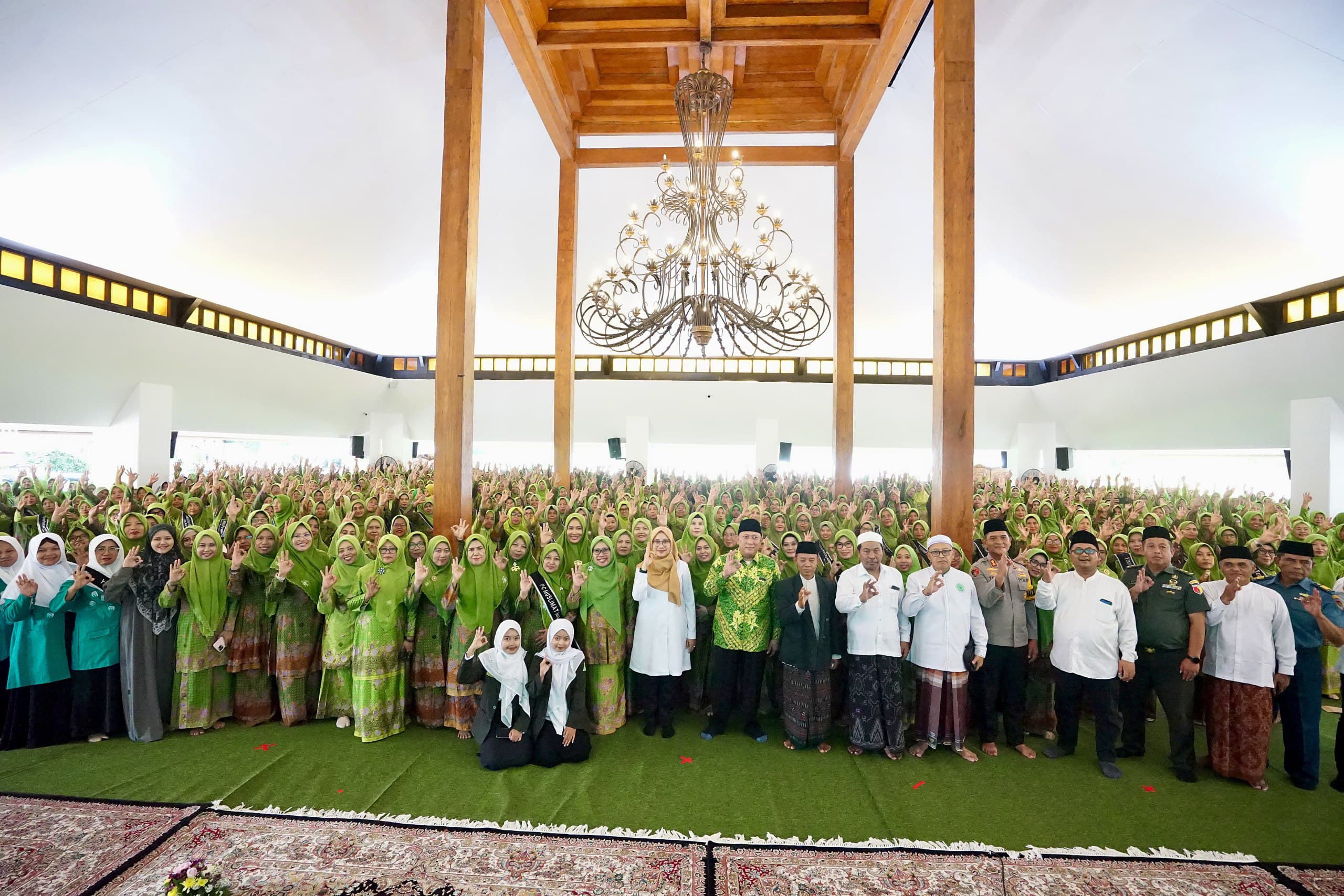 Kasdim 0825/Banyuwangi Tekankan Soliditas Dan Semangat Pengabdian Dalam Pelantikan Muslimat NU Banyuwangi 1 IMG 20251029 WA0036