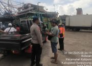 Personel Polairud Polresta Banyuwangi Sampaikan Himbuan Kepada Nelayan Dan Pengguna Jasa Transportasi Laut 11 IMG 20251031 WA0014