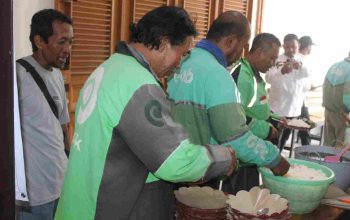 LAZ PERSADA Berbagi Berkah Lewat Program “Makan Siang Bersama Ojek Online” 2 LAZ PERSADA Berbagi Berkah Lewat Makan Siang Bersama Ojek Online 5