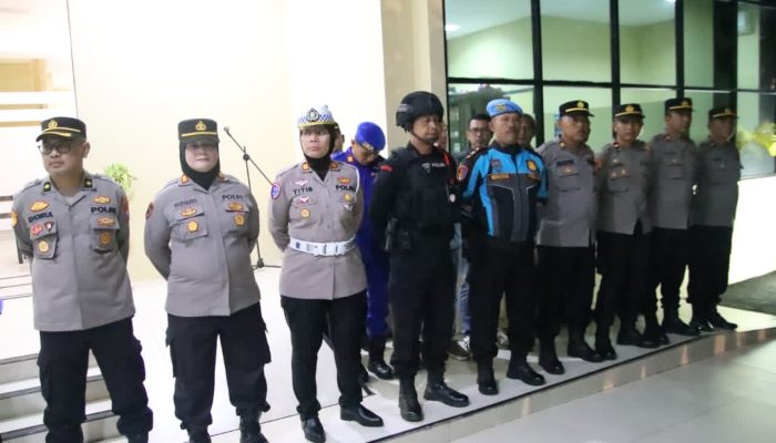 Pasukan Brimob Tiba di Sumenep, Kapolres Pimpin Apel untuk Pengamanan Kangean