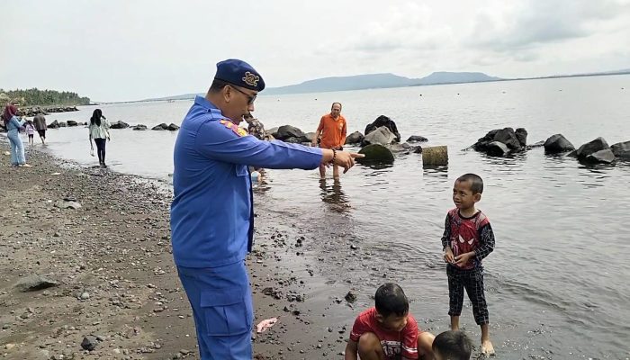 Personel Polairud Polresta Banyuwangi Gencarkan Patroli Harkamtibmas Dikawasan Wisata