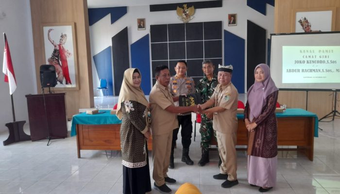 Danramil Giri Hadiri Serah Terima Jabatan Camat Giri, Wujud Sinergi TNI dalam Mendukung Pemerintahan Daerah