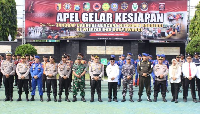 Kasdim 0825/Banyuwangi Mayor Kav Suprapto Bersama Anggota Laksanakan Apel Kesiapan Tanggap Darurat Bencana Alam 2025