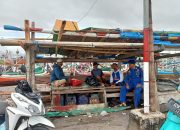 Personel Polairud Polresta Banyuwangi Banyuwangi Lakukan Patroli Harkamtibmas Dikawasan Dermaga Pelabuhan Muncar 14 IMG 20251106 WA0004