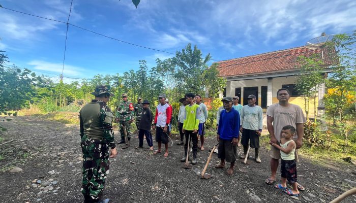 TNI dan Warga Bersatu: Karya Bakti di Desa Sambirejo Wujudkan Lingkungan Bersih dan Kebersamaan