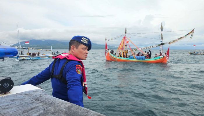 Satpolairud Polresta Banyuwangi Lakukan Pengamanan Petik Laut Dikawasan Plengsengan