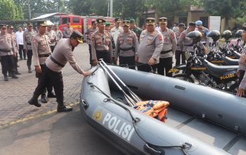 Kapolres Pasuruan Pimpin Apel Kesiapan Tanggap Darurat Bencana 2025 8 c249425b 2125 491d 8a6e 56d8302b304e